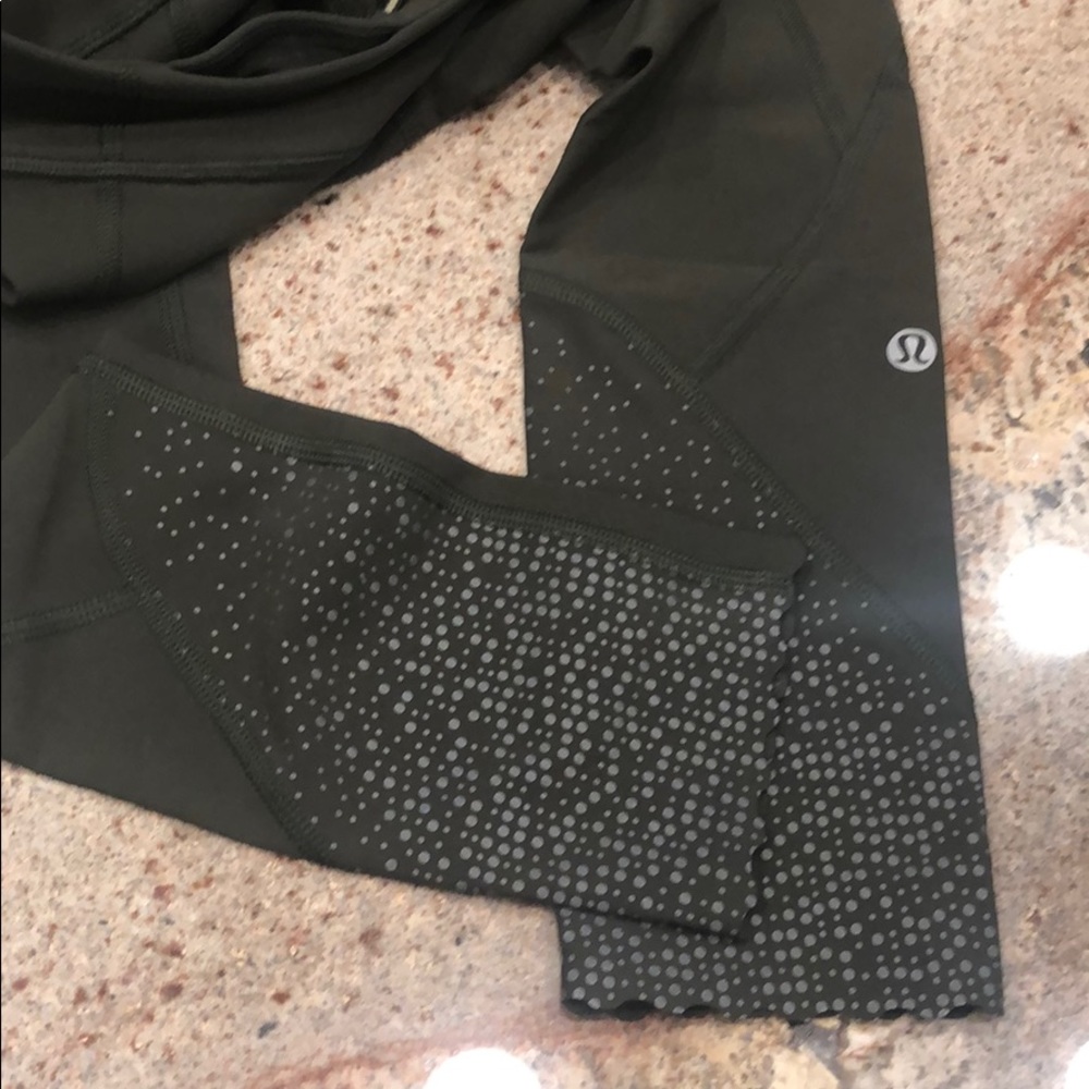 Lululemon Compression - Picture 5 of 6